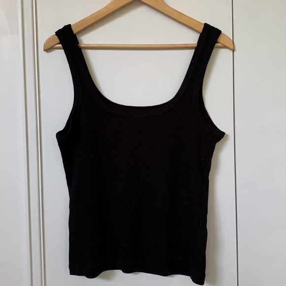 3/$15. Dynamite Women’s Sleeveless Tank. Size L - Picture 2 of 4